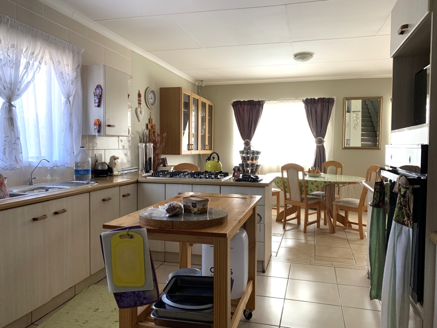 4 Bedroom Property for Sale in Wavecrest Eastern Cape
